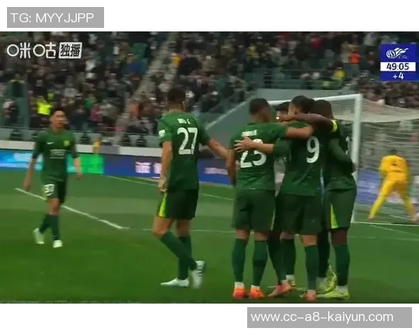 申花上赛季与海港争冠失利本赛季再度追赶仅差2分屈居亚军