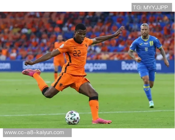 埃因霍温冬窗瞄准日本国脚佐野航大应对威尔曼离队挑战